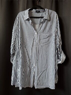 Velvet Heart Navy & White Vertical Stripe Button-Down Blouse